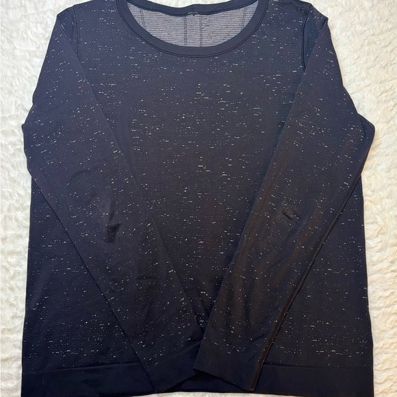 lululemon athletica Women’s Black and Gray Long Sleeve Tee - Picture 2 of 2